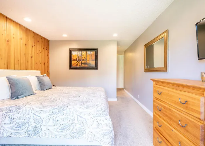 Holiday home Snowbridge Square 108